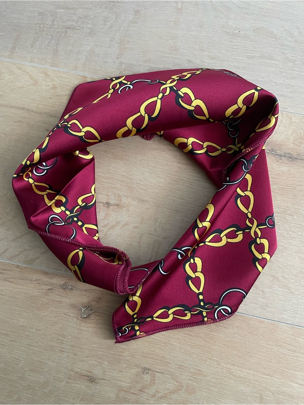 NWOT Burgundy Chain-Pattern Silk-like Feeling Neck Scarf/ Purse Accessory